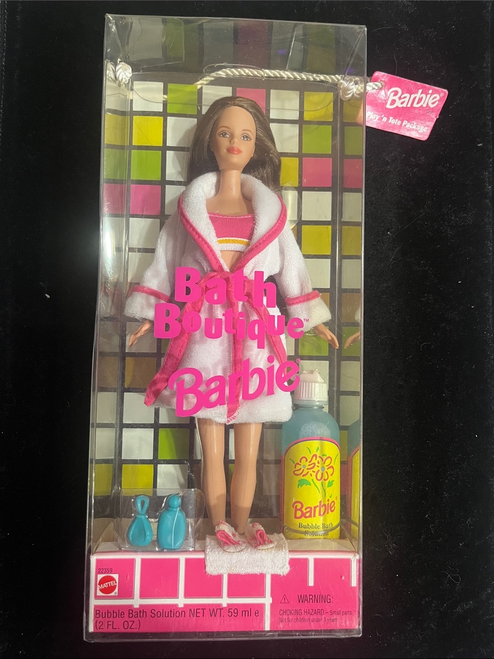 NRFB Vintage 1998 Bath Boutique Barbie Doll Brunette Robe Mattel 22359